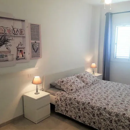 Casa Leli アパート カンデラリア